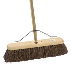 18" Bassine Broom